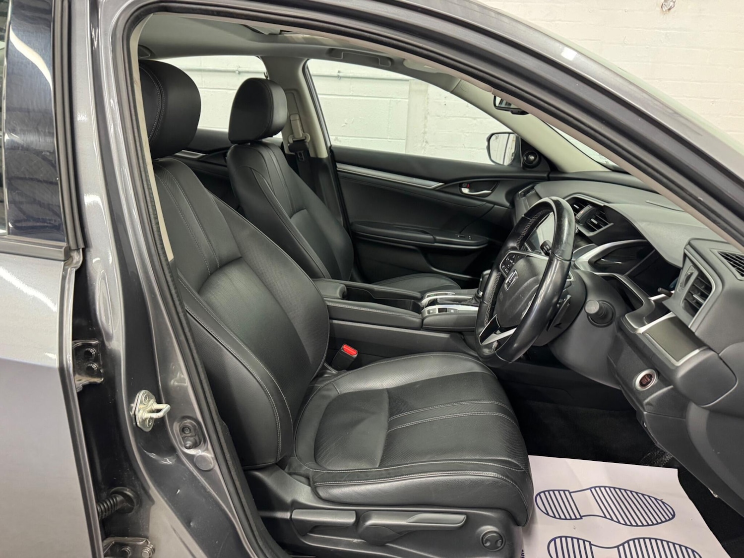 Used Honda Civic 2018 for sale - 76608224: Photo 13