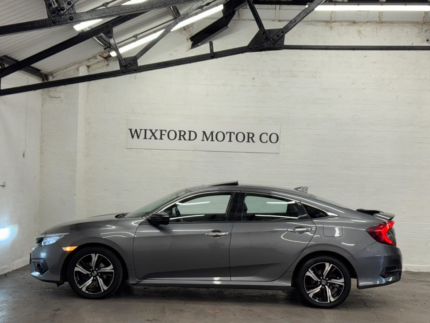 Used Honda Civic 2018 for sale - 76608224: Photo 3