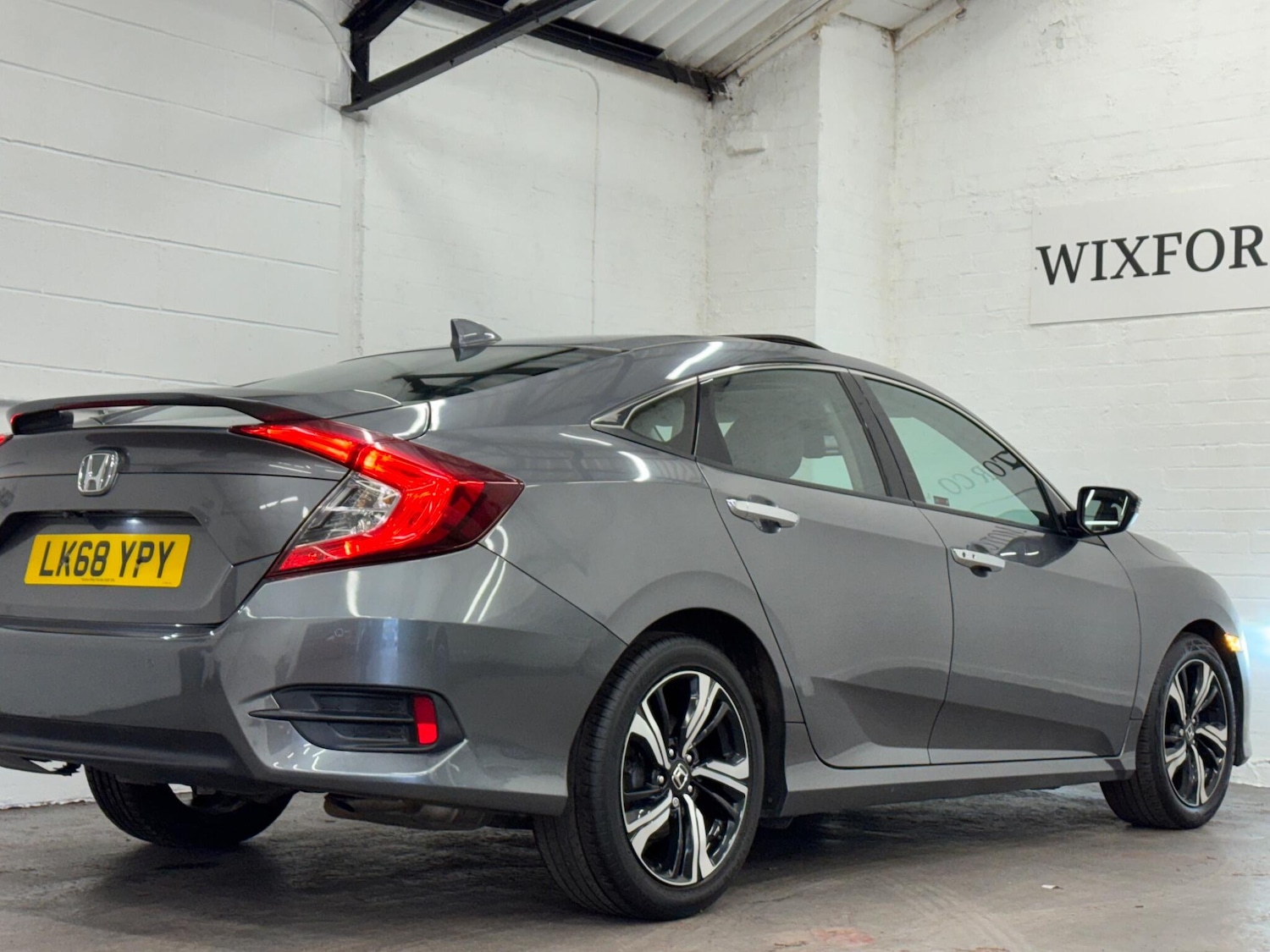 Used Honda Civic 2018 for sale - 76608224: Photo 33