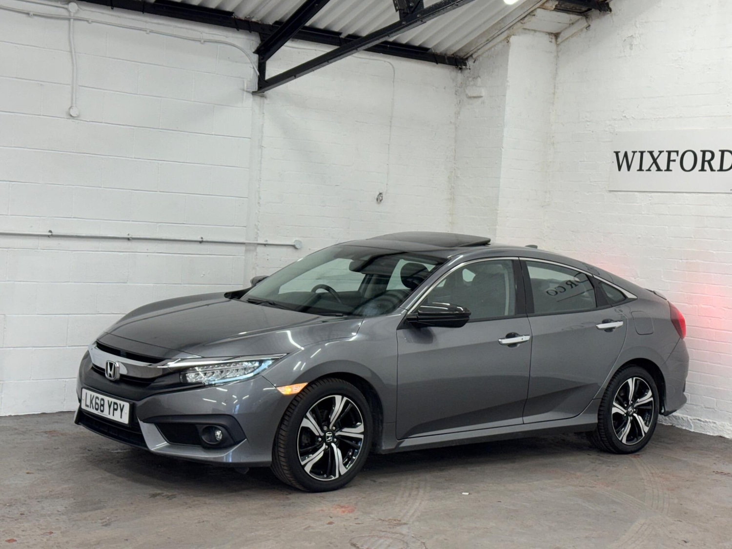 Used Honda Civic 2018 for sale - 76608224: Photo 5