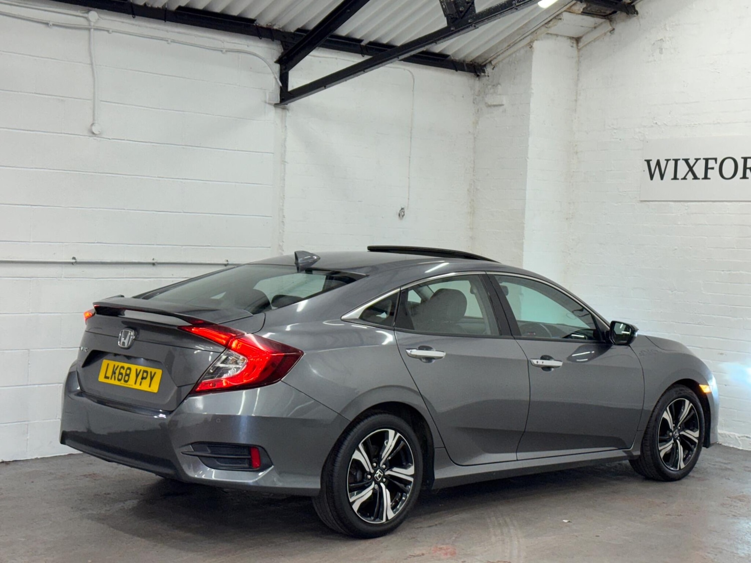 Used Honda Civic 2018 for sale - 76608224: Photo 6