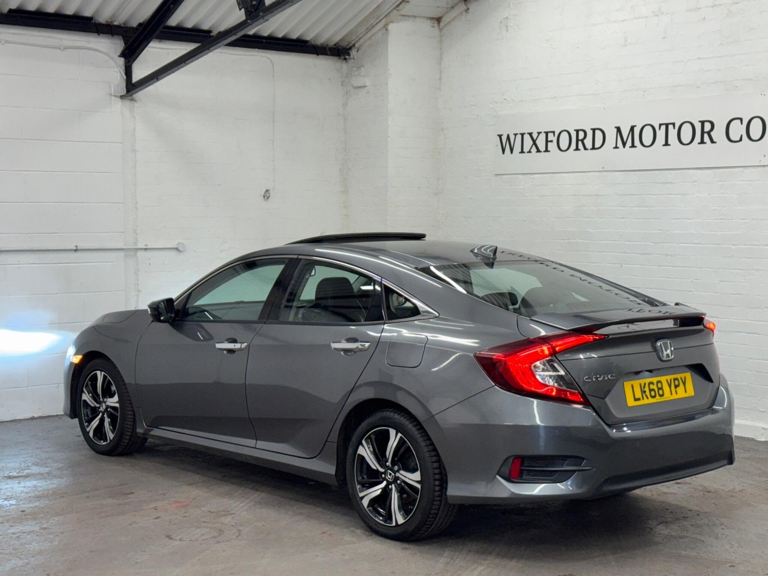 Used Honda Civic 2018 for sale - 76608224: Photo 7