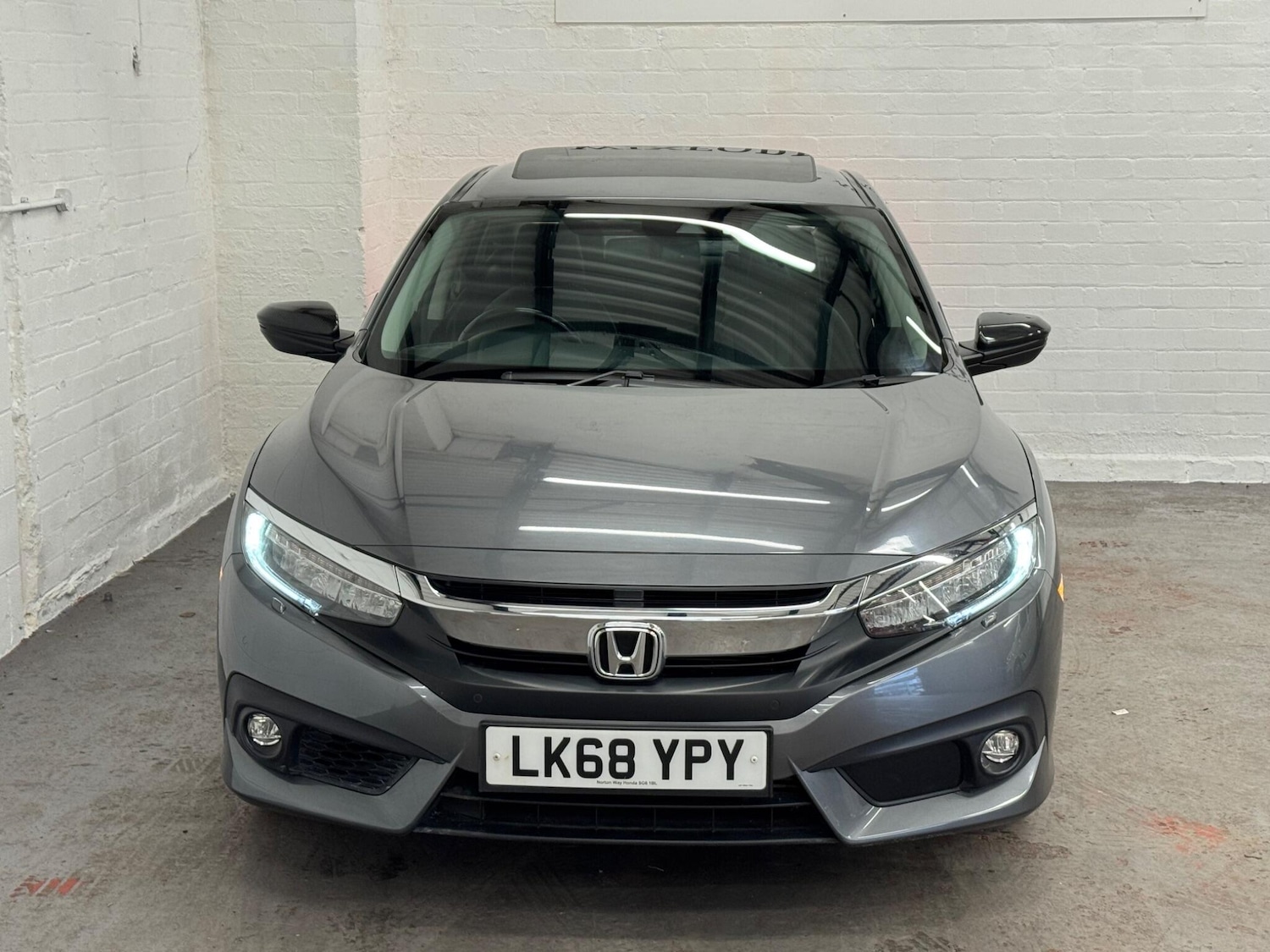 Used Honda Civic 2018 for sale - 76608224: Photo 8