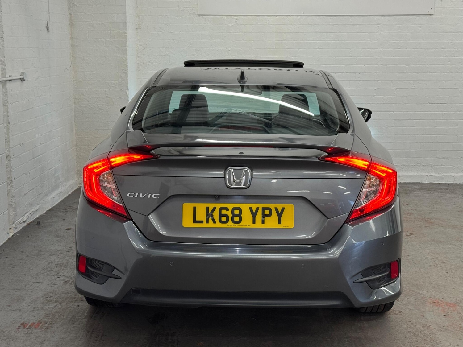 Used Honda Civic 2018 for sale - 76608224: Photo 9