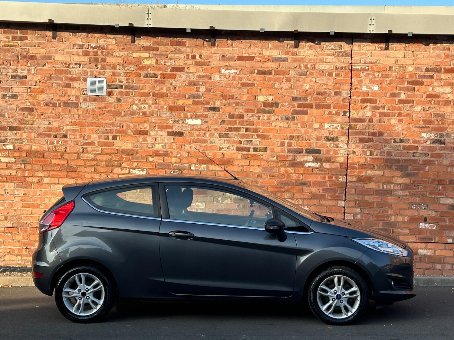 Used Ford Fiesta 2017 for sale - 76276035: Photo 2