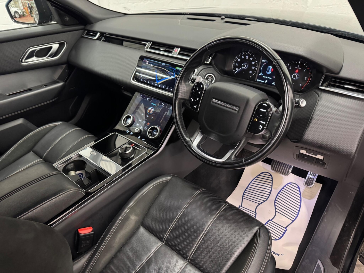 Used Land Rover Range Rover Velar 2018 for sale - 76714628: Photo 10