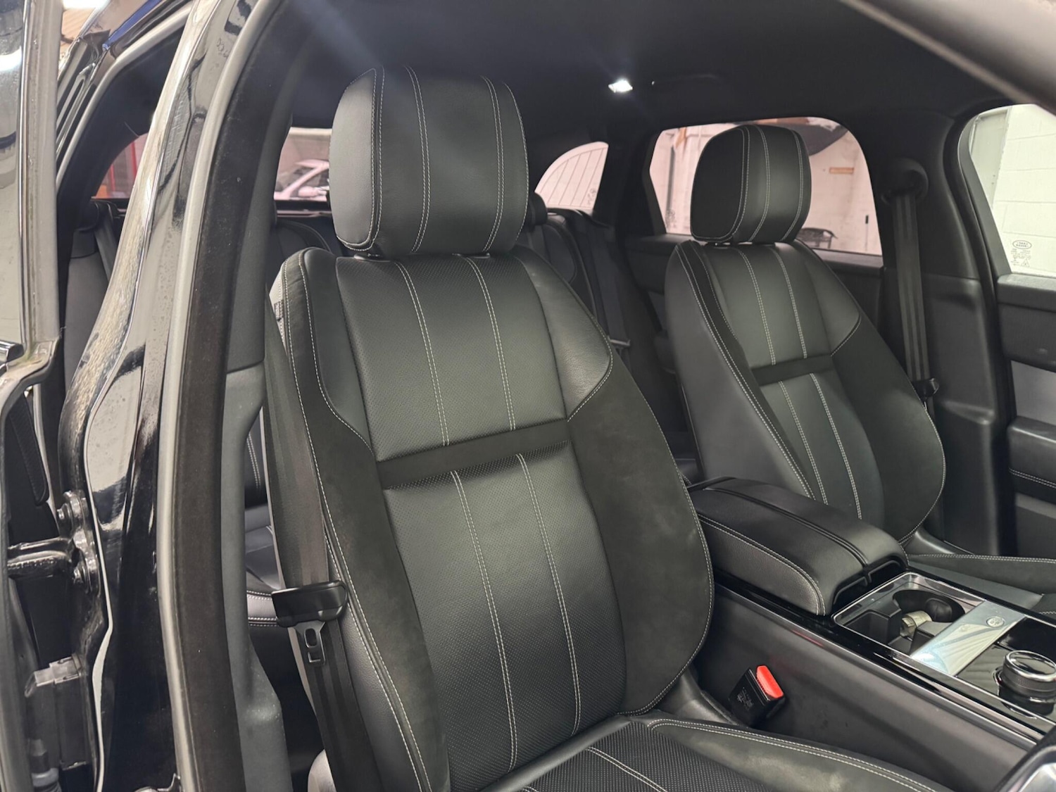 Used Land Rover Range Rover Velar 2018 for sale - 76714628: Photo 13