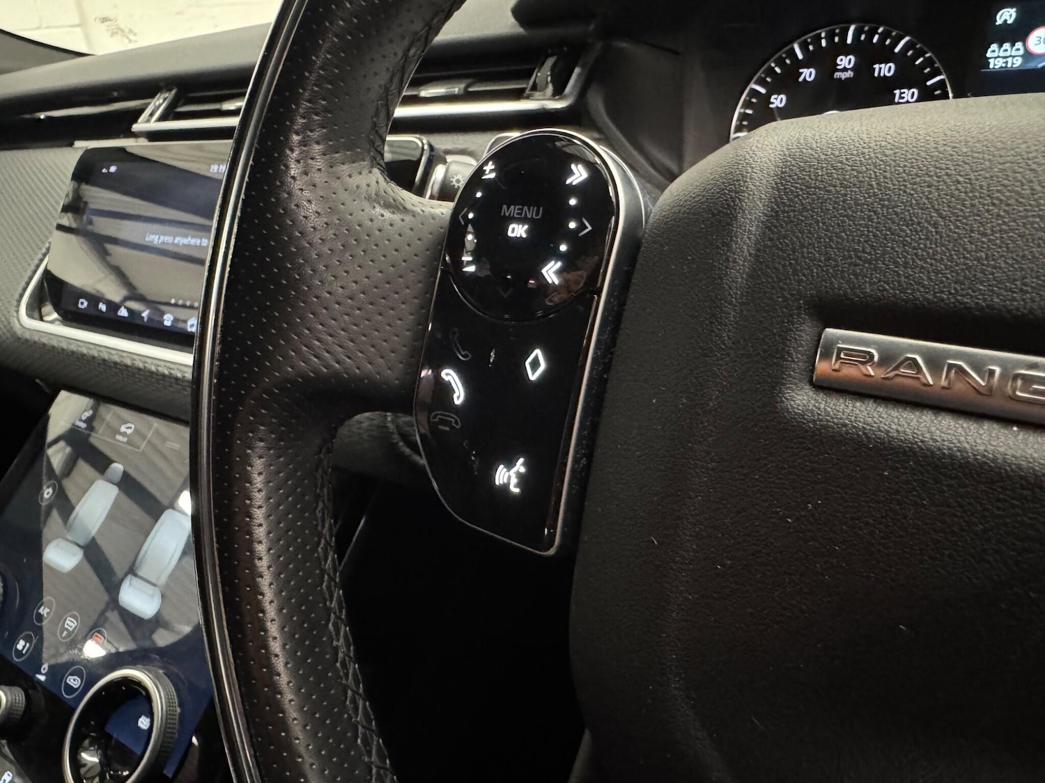 Used Land Rover Range Rover Velar 2018 for sale - 76714628: Photo 26