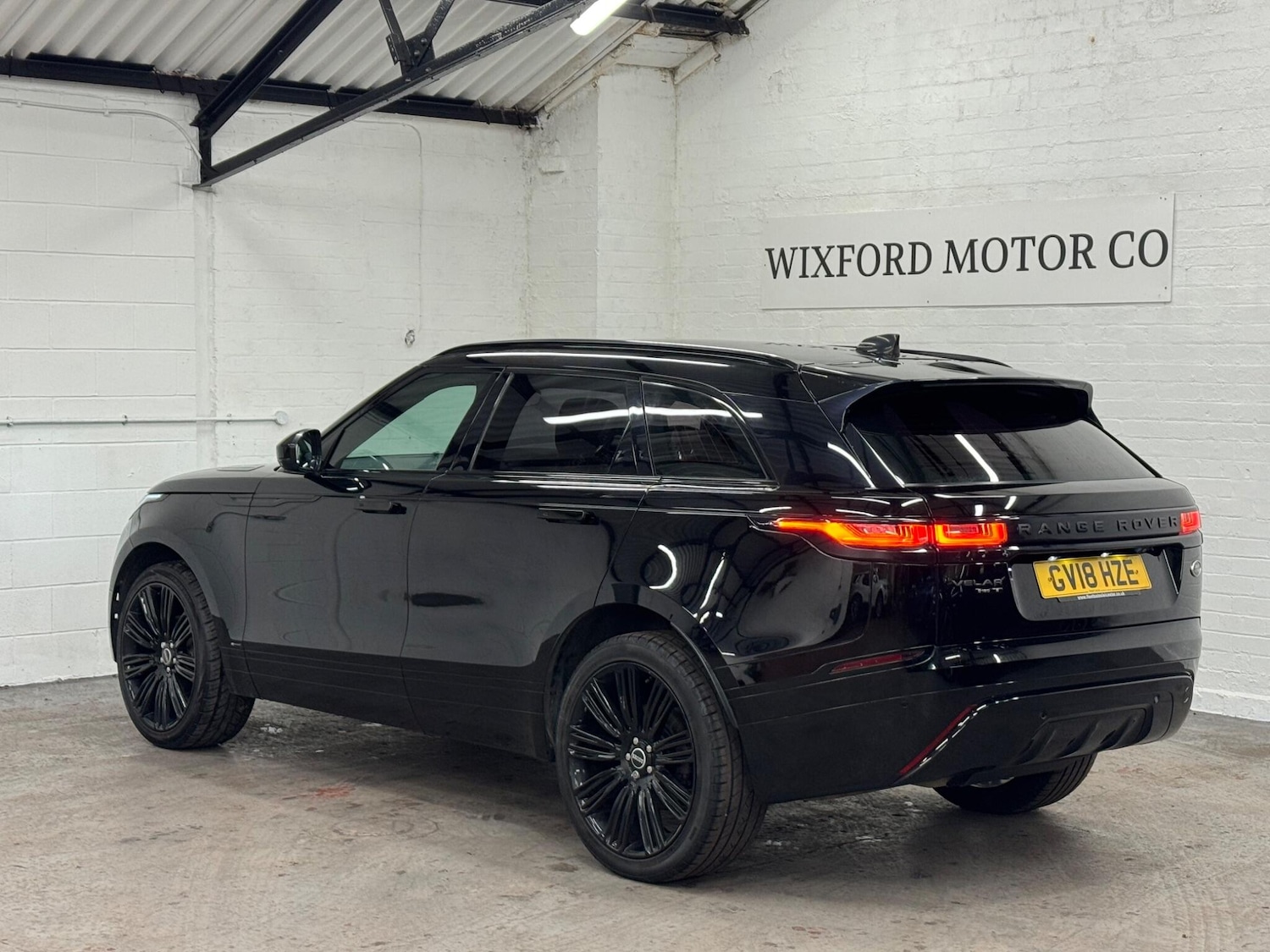 Used Land Rover Range Rover Velar 2018 for sale - 76714628: Photo 6