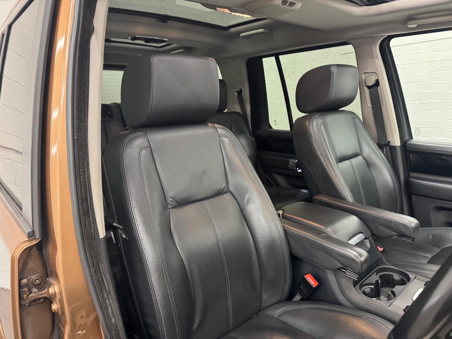 Used Land Rover Discovery 4 2016 for sale - 76886657: Photo 13