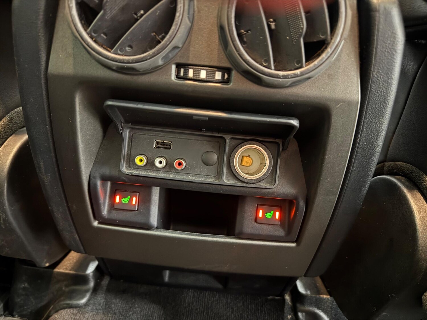 Used Land Rover Discovery 4 2016 for sale - 76886657: Photo 31