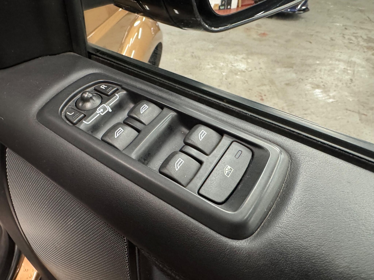 Used Land Rover Discovery 4 2016 for sale - 76886657: Photo 35