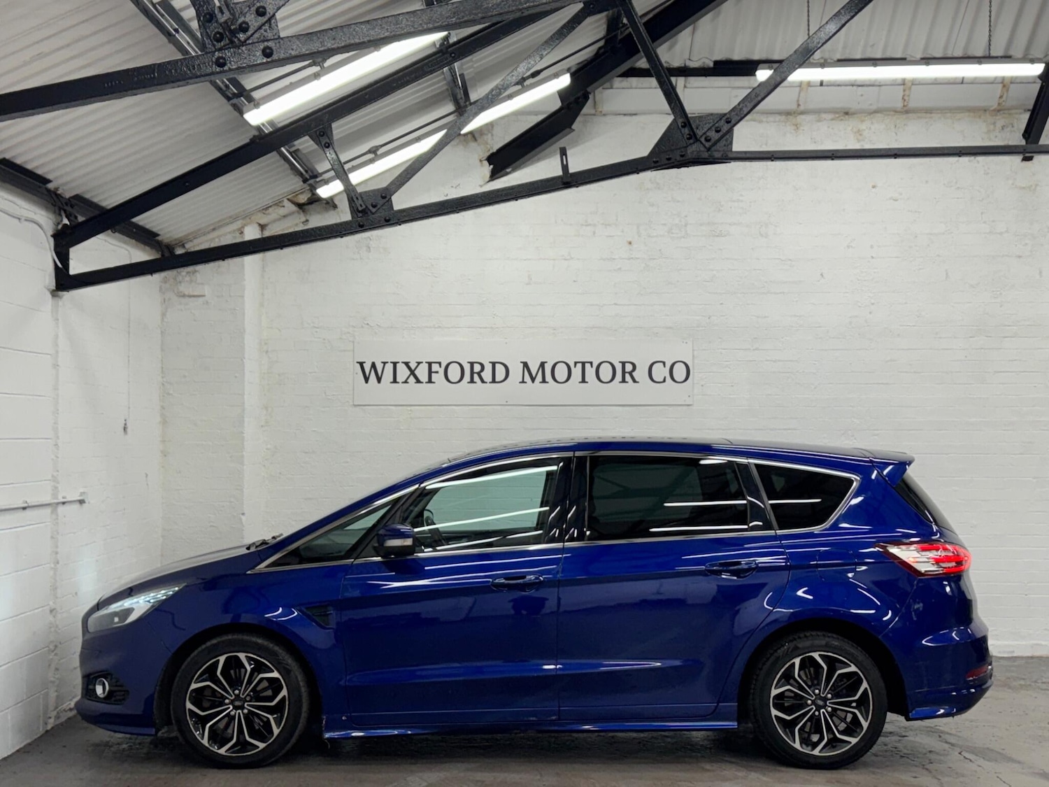 Used Ford S-Max 2017 for sale - 76887222: Photo 3