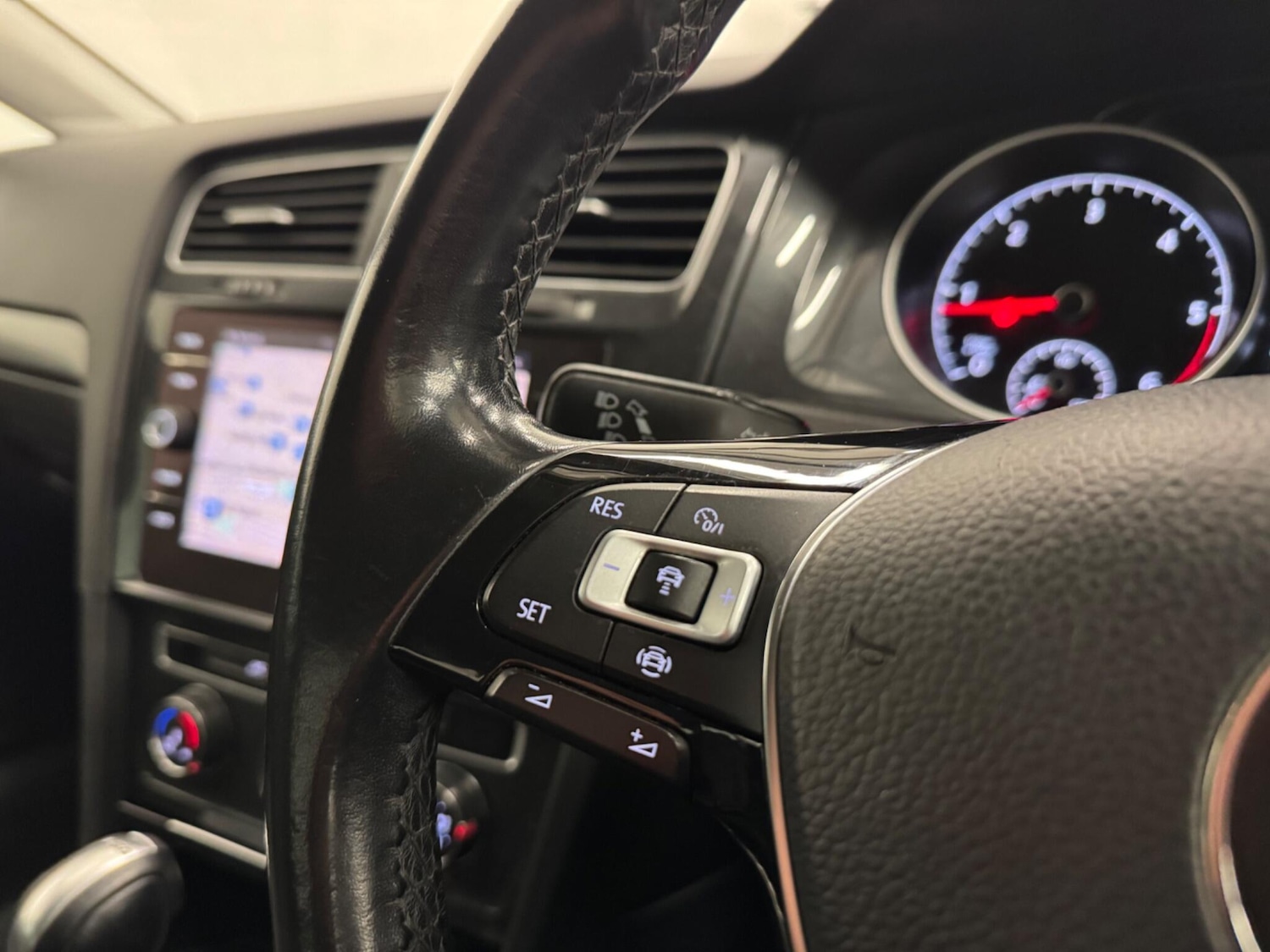 Used Volkswagen Golf 2019 for sale - 76607710: Photo 25