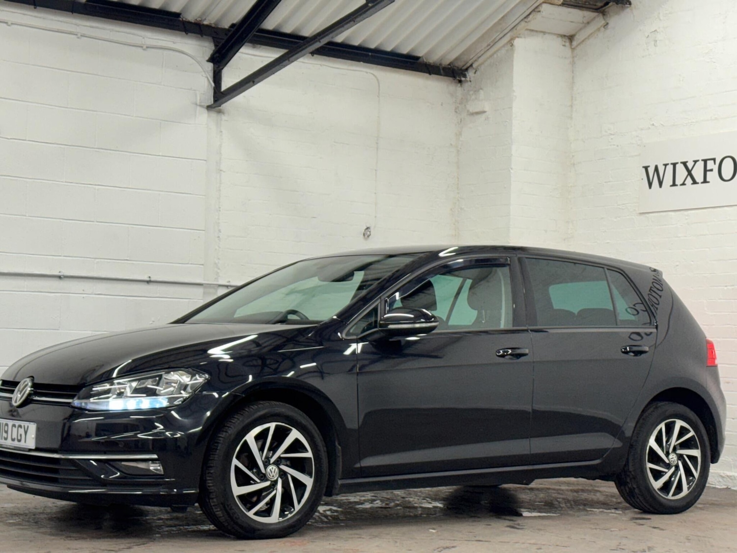 Used Volkswagen Golf 2019 for sale - 76607710: Photo 42