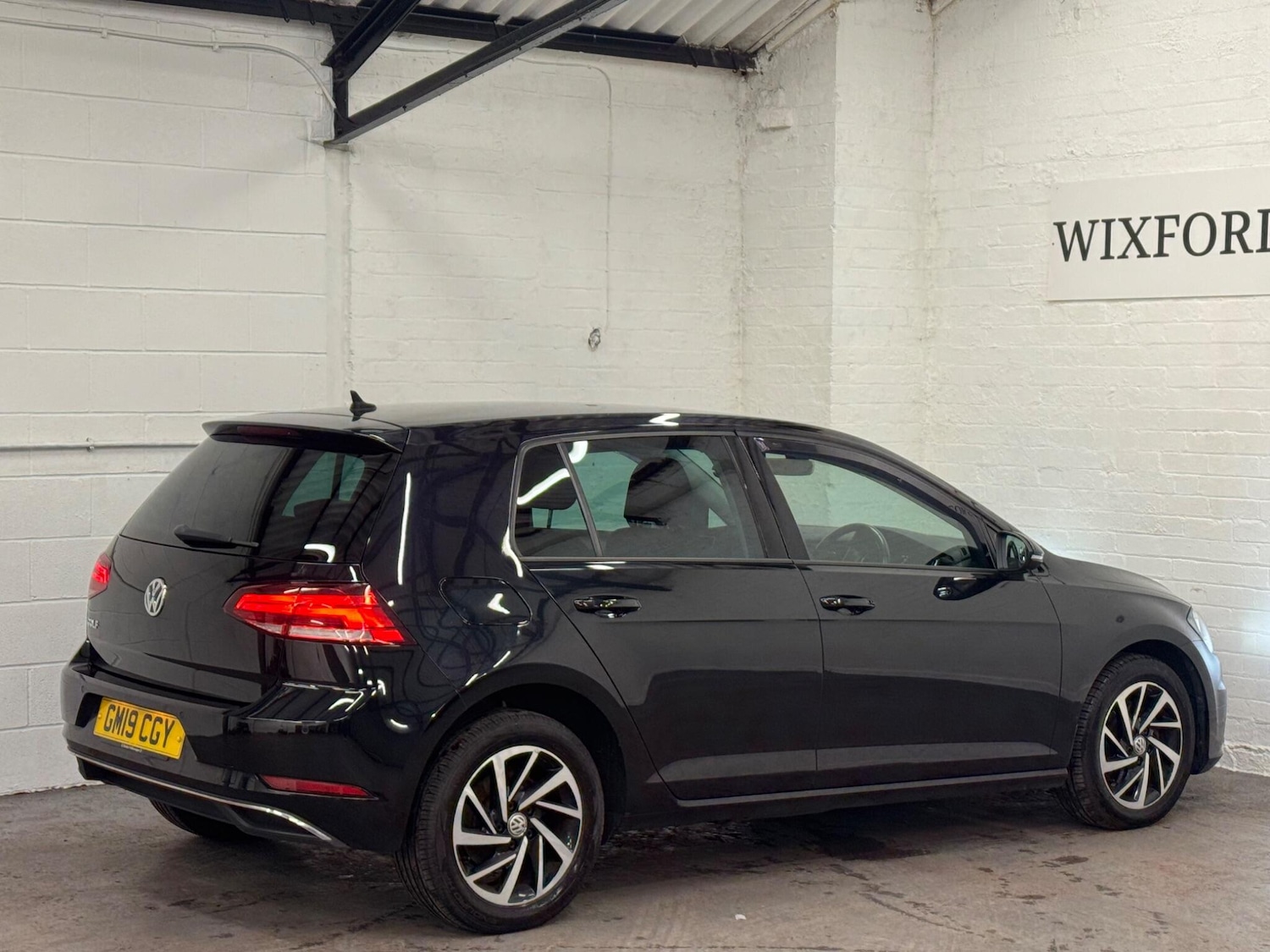 Used Volkswagen Golf 2019 for sale - 76607710: Photo 6