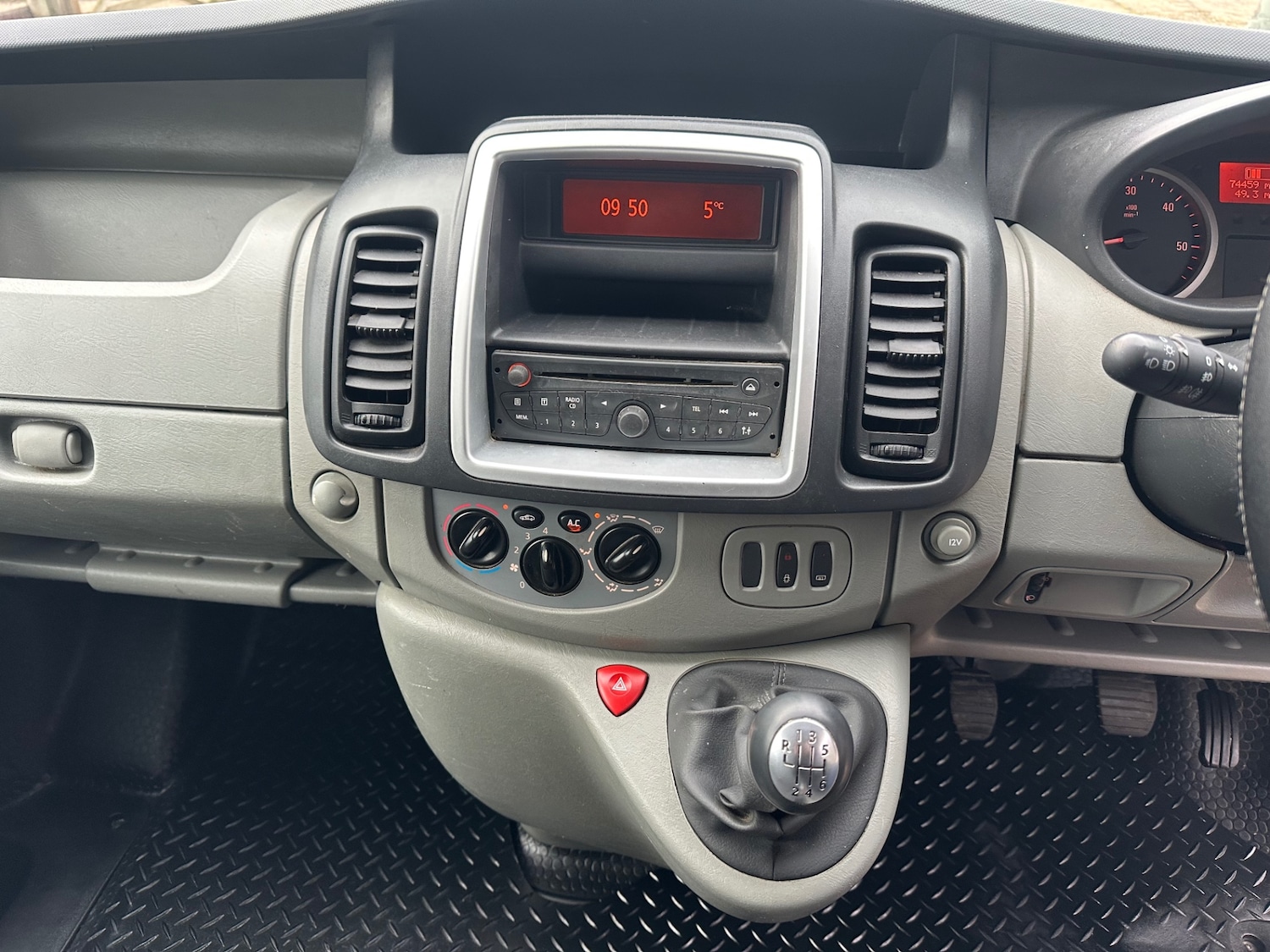 Used Vauxhall Vivaro 2014 for sale - 77164796: Photo 11