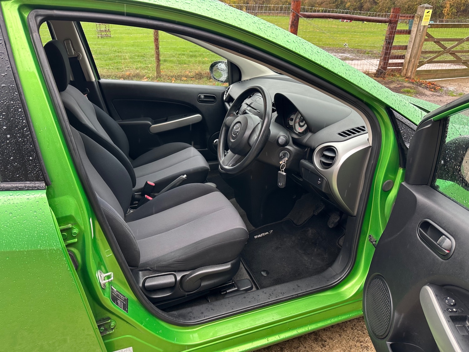 Used Mazda Mazda2 2009 for sale - 76403389: Photo 7