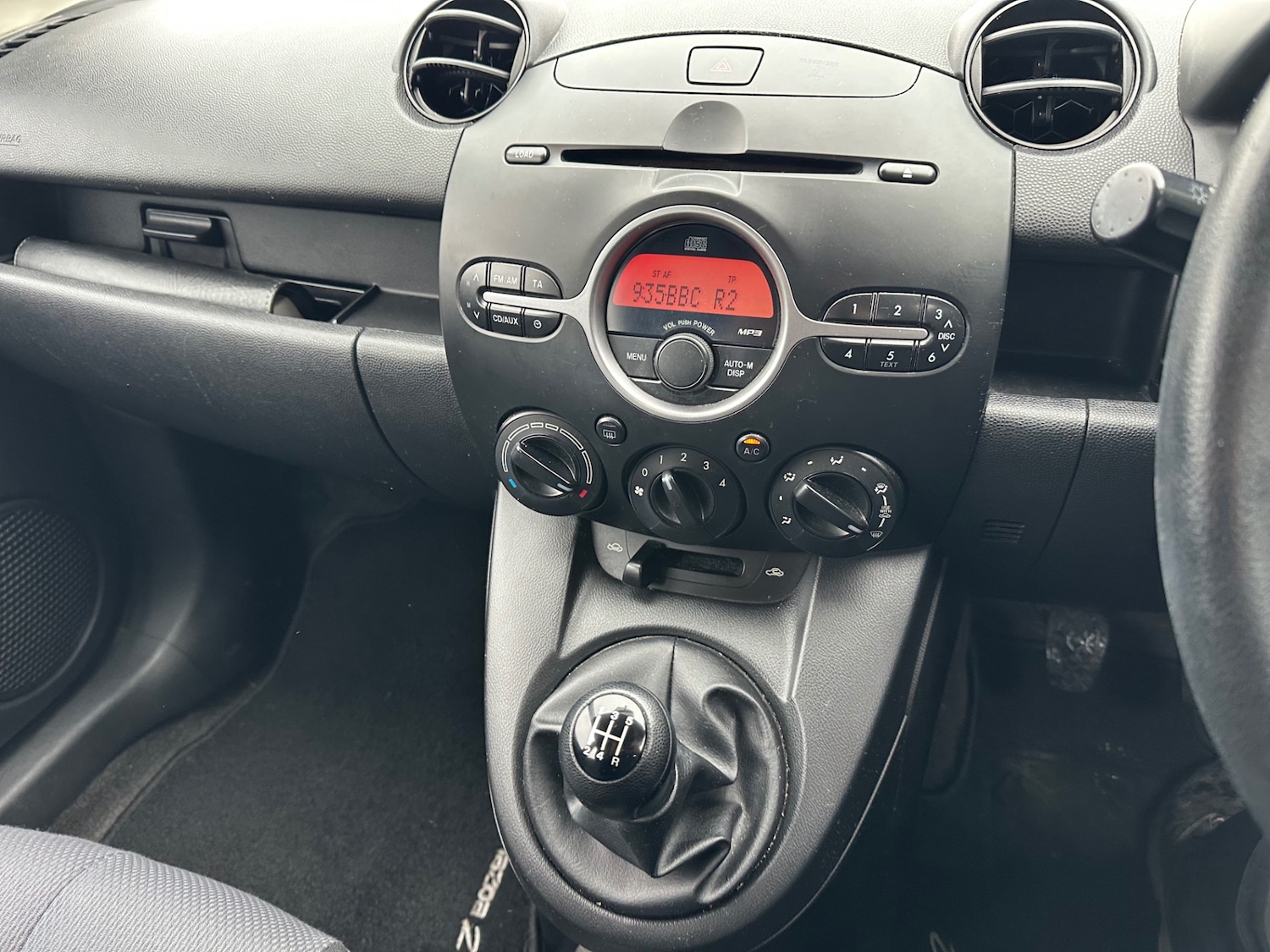 Used Mazda Mazda2 2009 for sale - 76403389: Photo 9