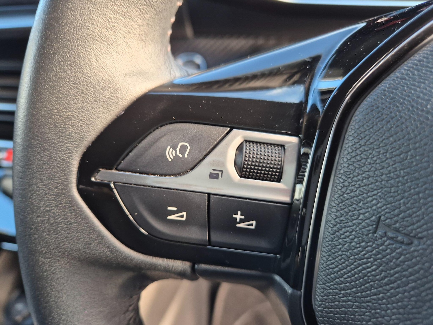 Used Peugeot 2008 2021 for sale - 77074278: Photo 16