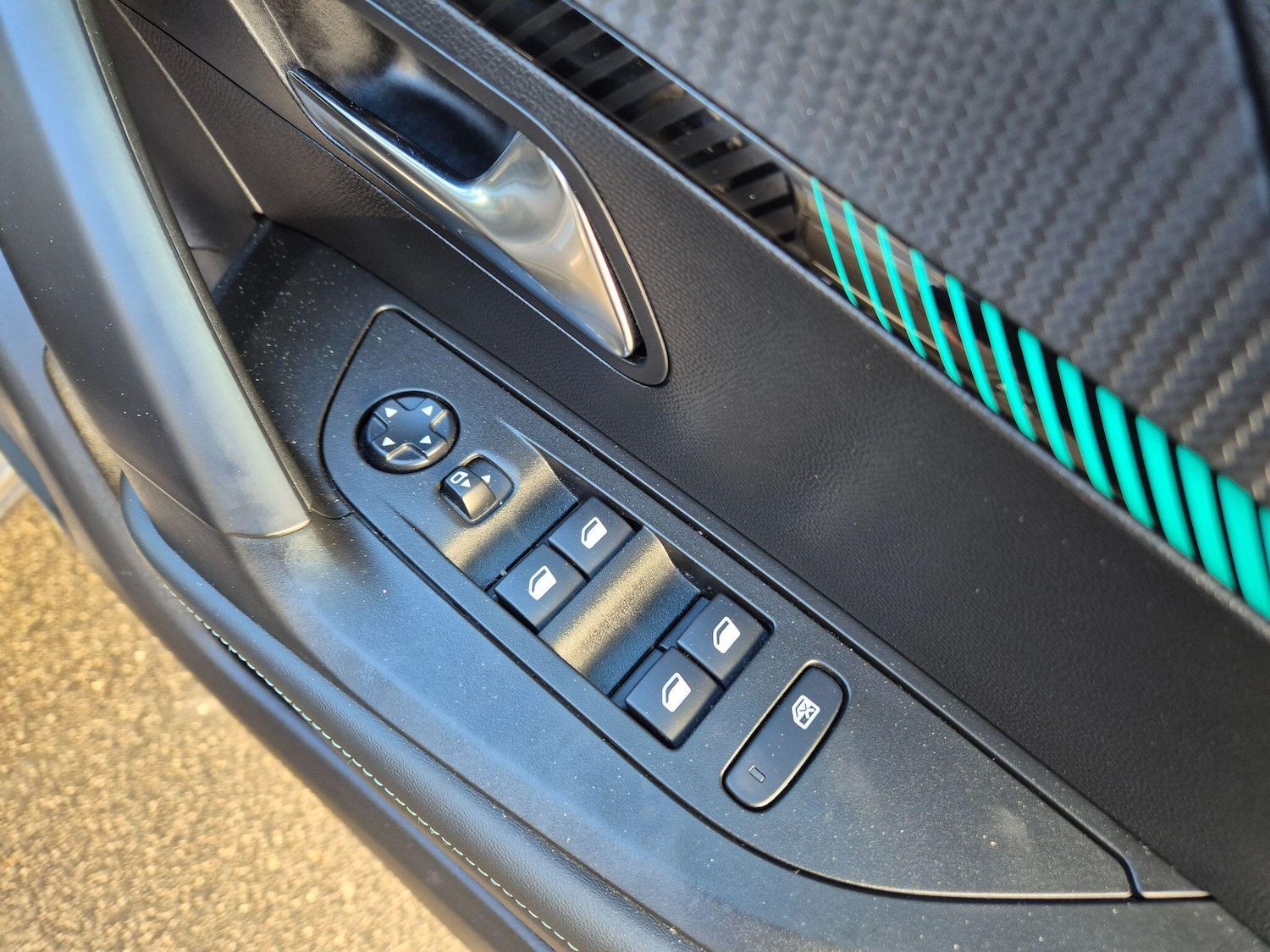 Used Peugeot 2008 2021 for sale - 77074278: Photo 18