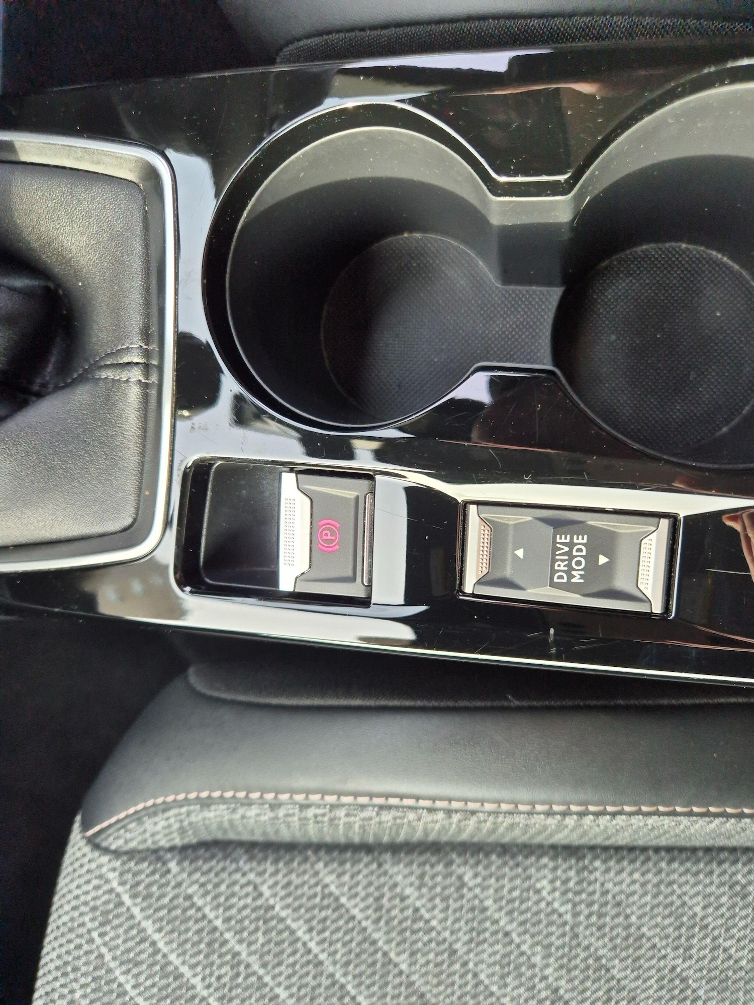 Used Peugeot 2008 2024 for sale - 77598221: Photo 25