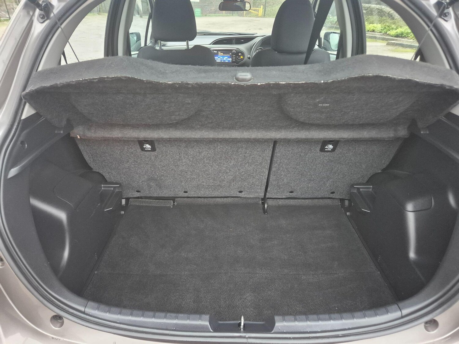 Used Toyota Yaris for sale - 77441045: Photo 10