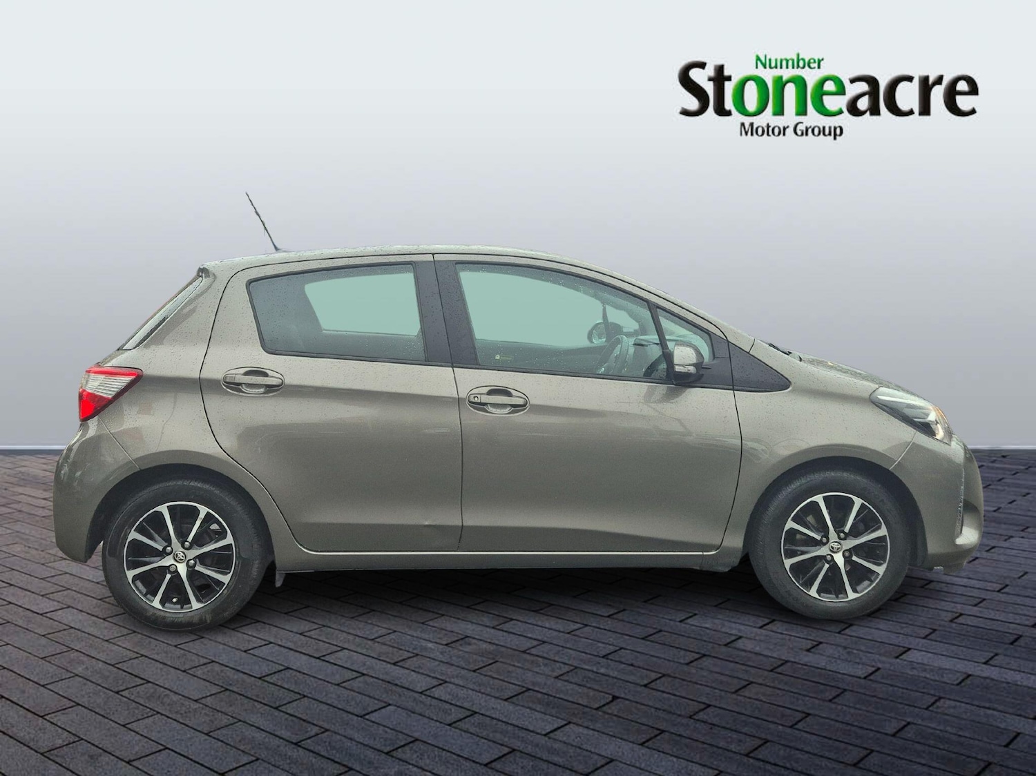 Used Toyota Yaris for sale - 77441045: Photo 2