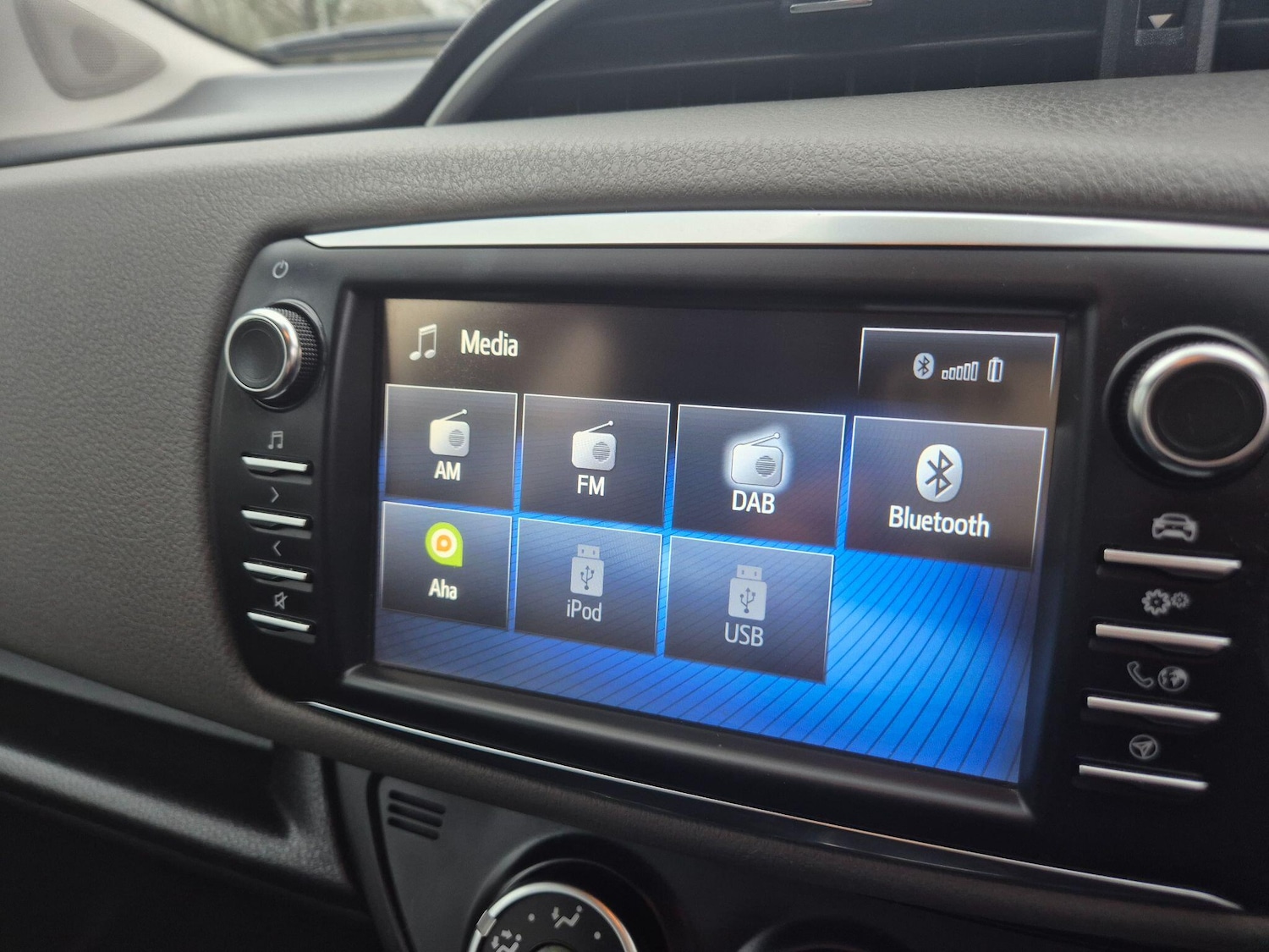 Used Toyota Yaris for sale - 77441045: Photo 28