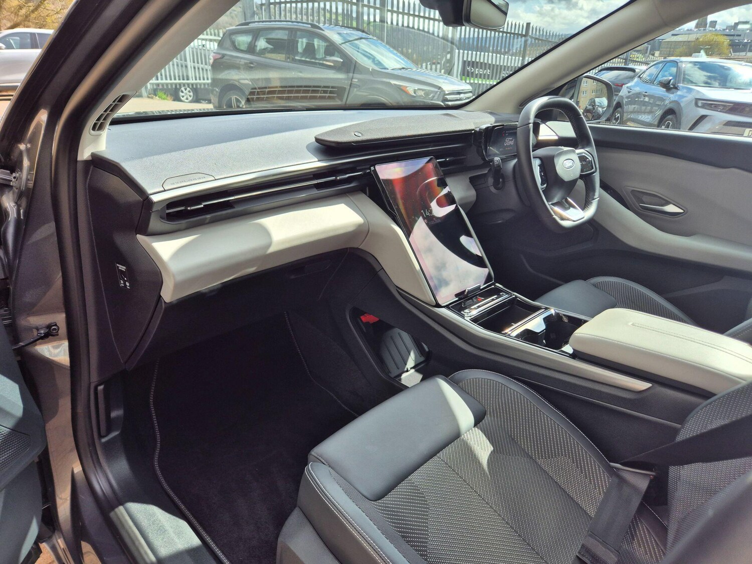 Used Ford Explorer 2024 for sale - 78148079: Photo 14