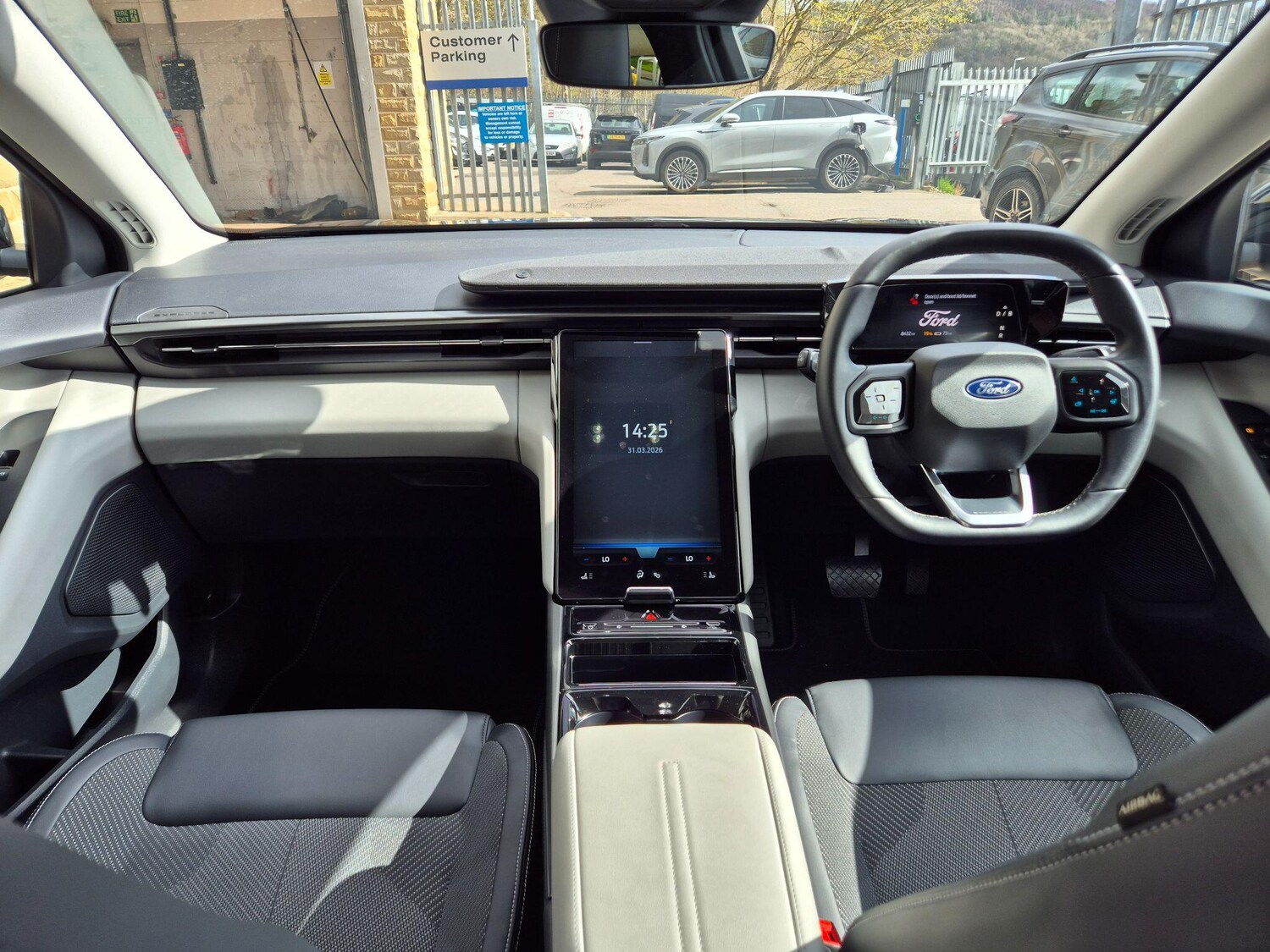 Used Ford Explorer 2024 for sale - 78148079: Photo 15