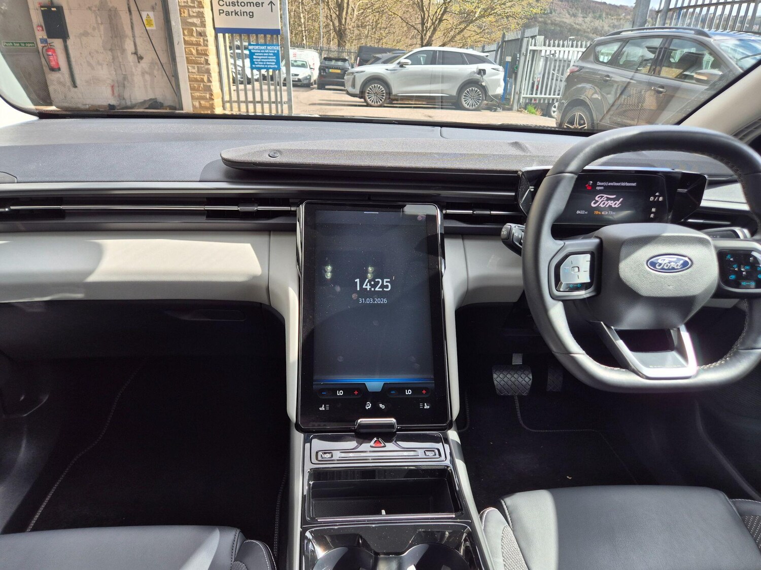 Used Ford Explorer 2024 for sale - 78148079: Photo 16