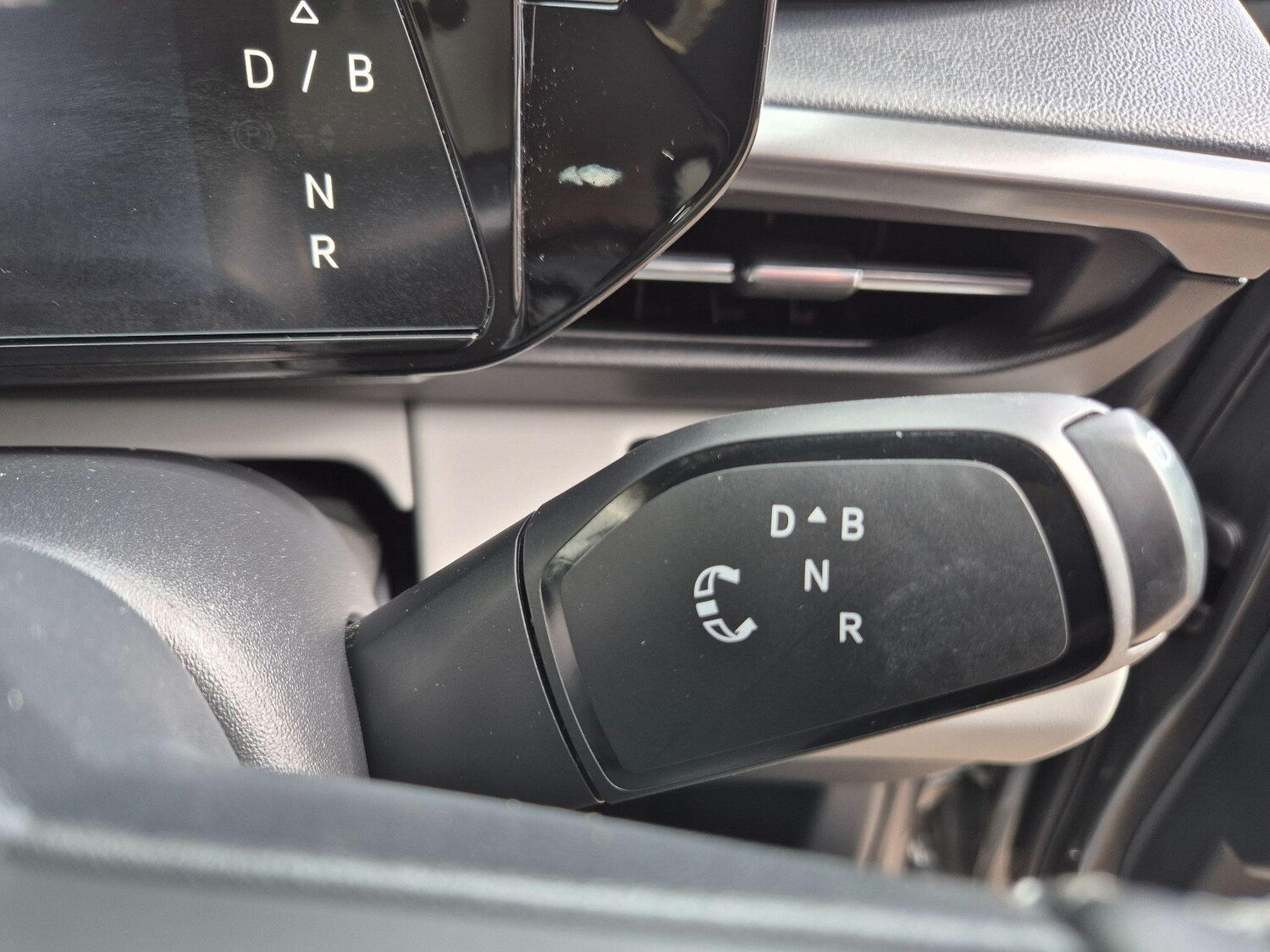 Used Ford Explorer 2024 for sale - 78148079: Photo 24