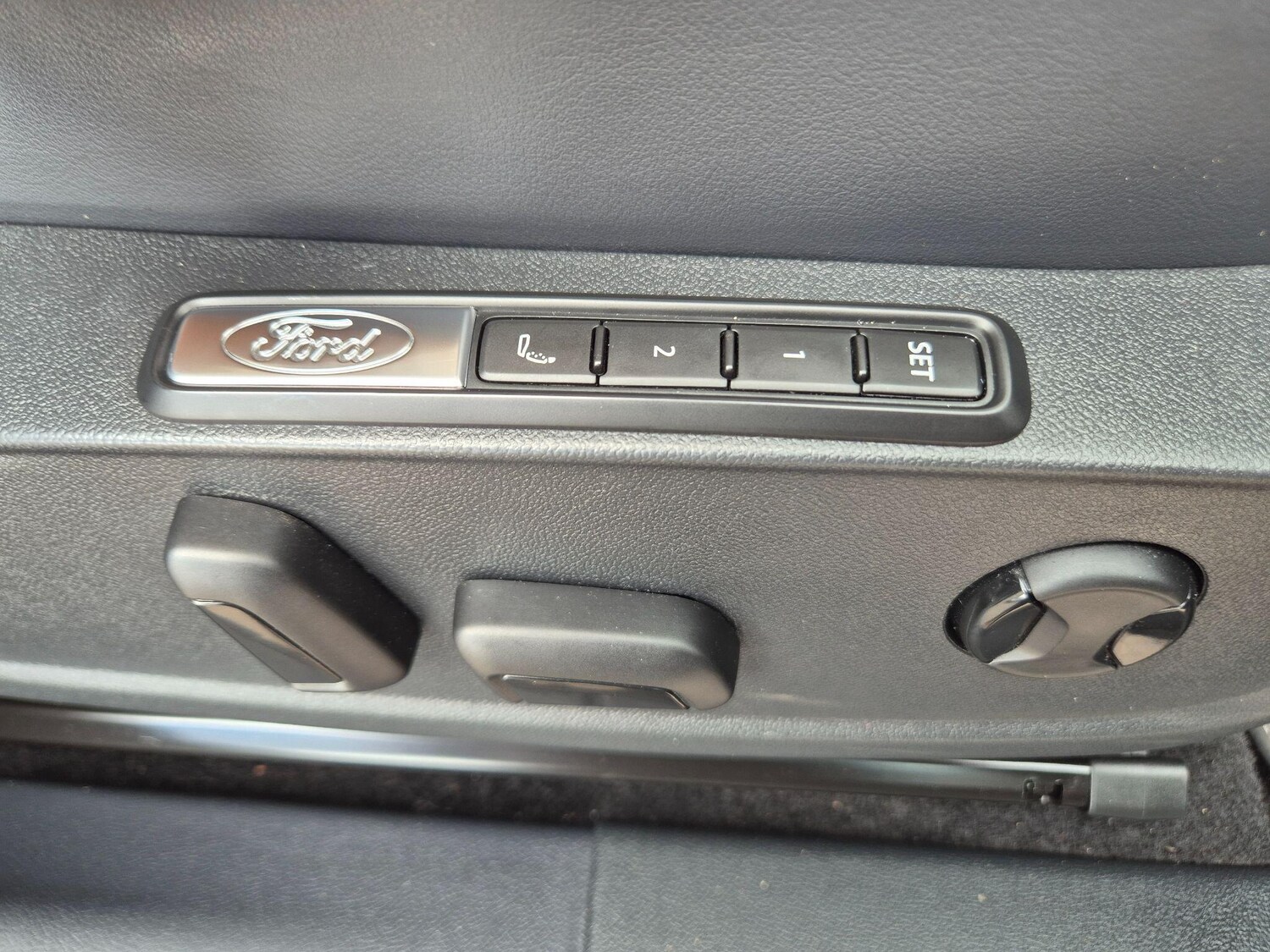 Used Ford Explorer 2024 for sale - 78148079: Photo 32