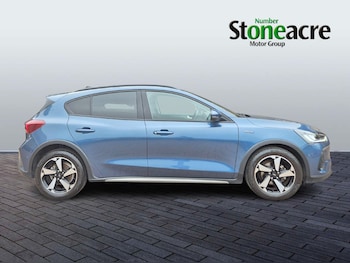 Used Ford Focus 2022 for sale - 76360742: Photo