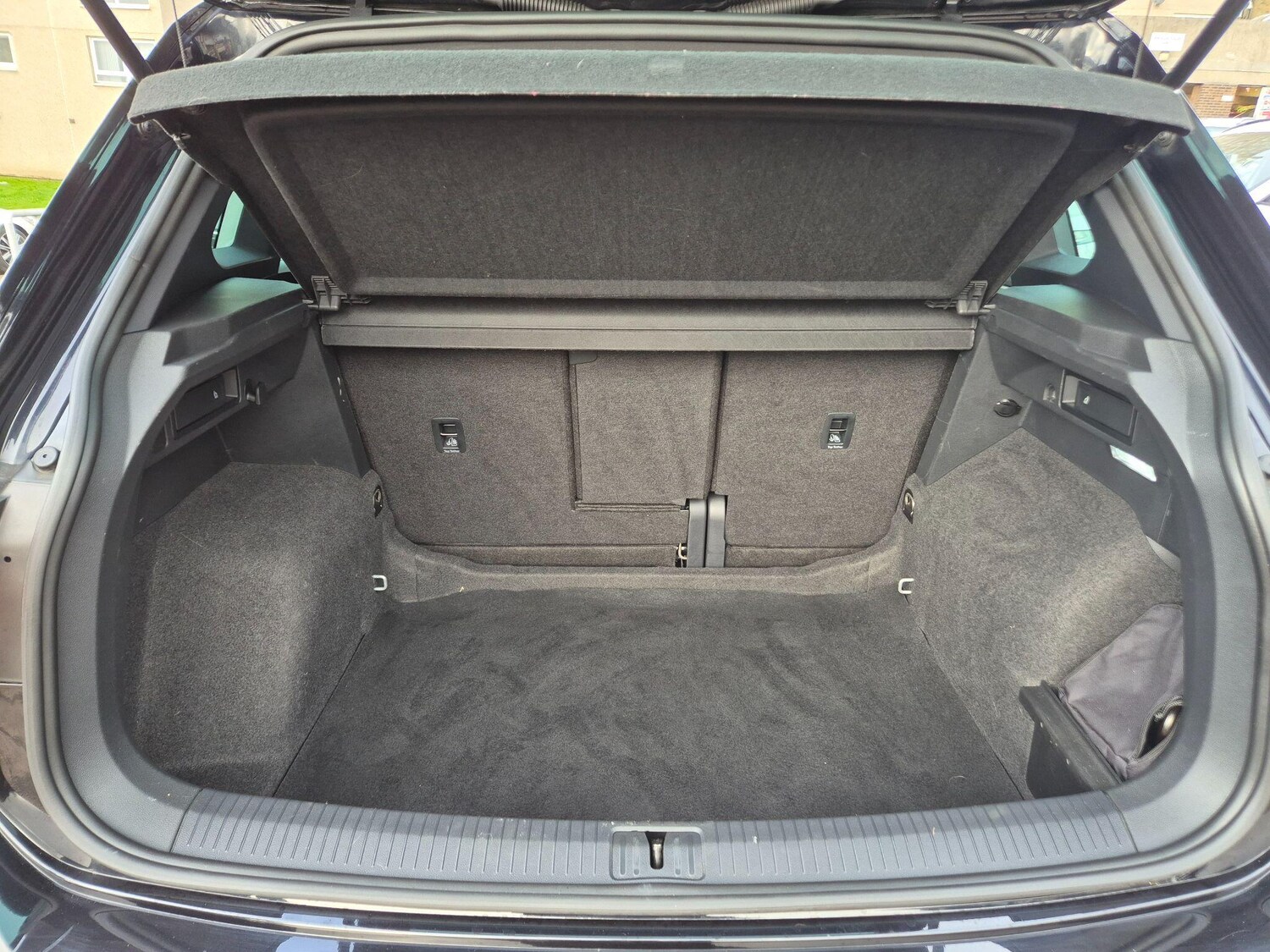 Used Volkswagen Tiguan for sale - 78099998: Photo 11