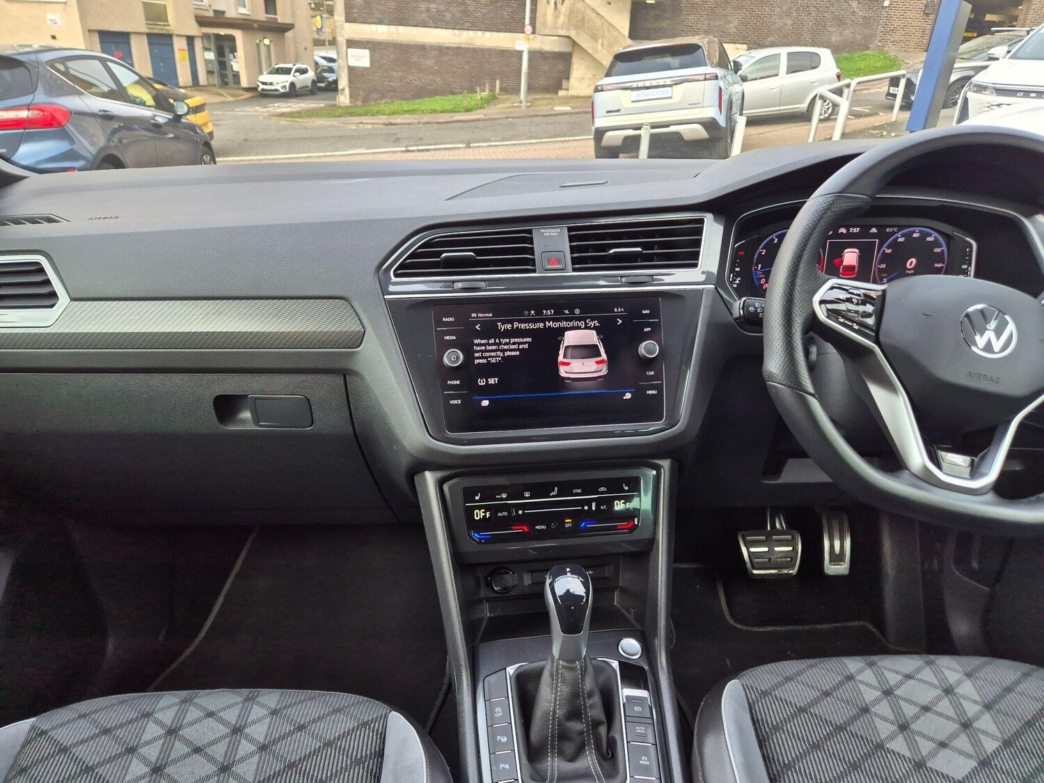 Used Volkswagen Tiguan for sale - 78099998: Photo 16