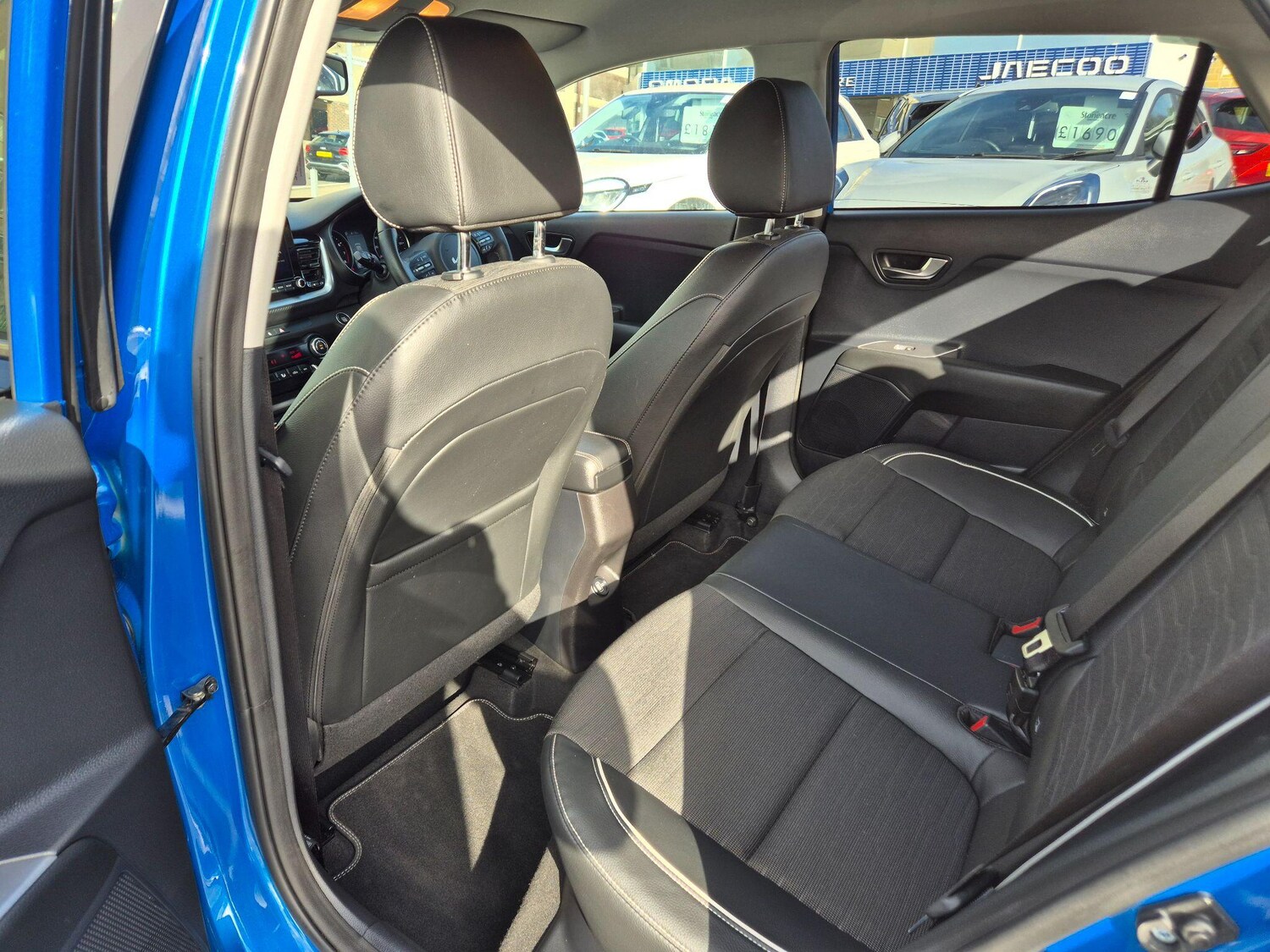 Used Kia Stonic 2024 for sale - 77647119: Photo 17