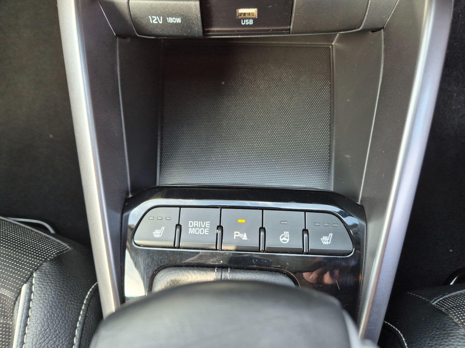 Used Kia Stonic 2024 for sale - 77647119: Photo 25