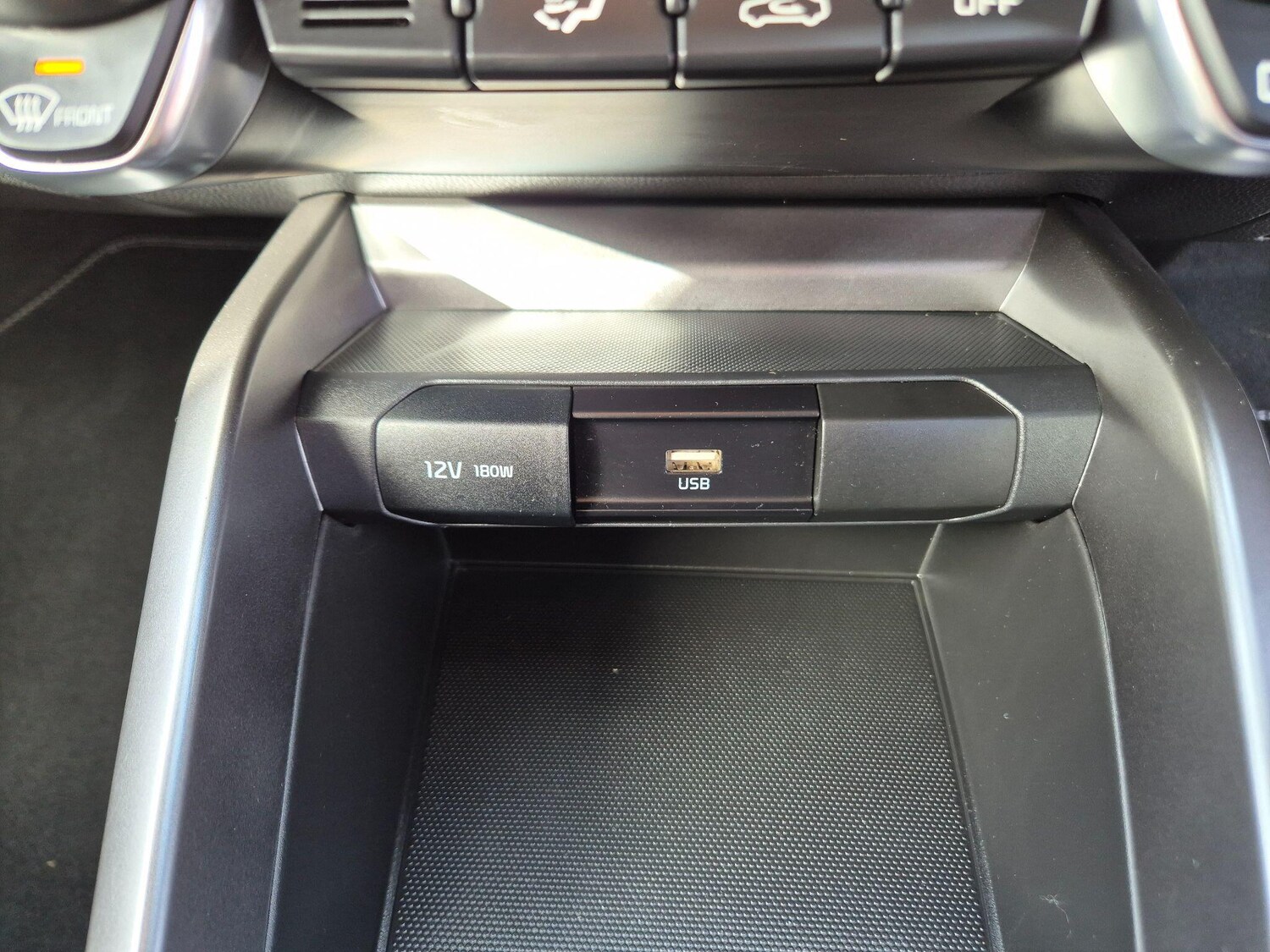 Used Kia Stonic 2024 for sale - 77647119: Photo 26