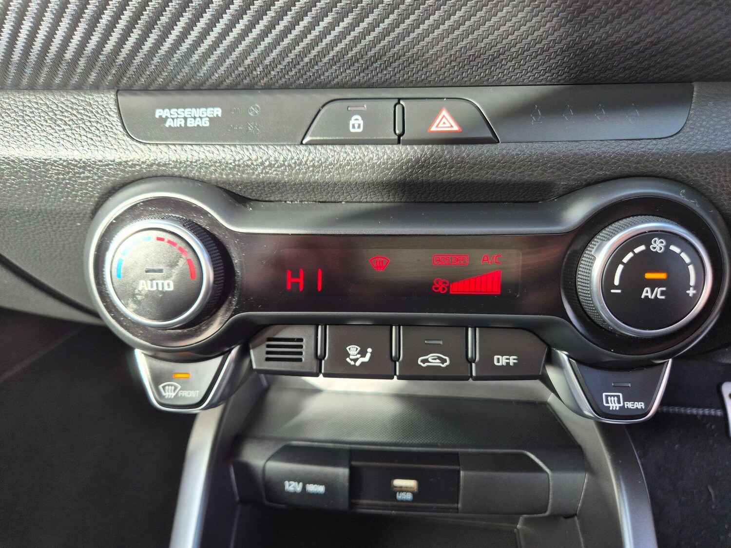 Used Kia Stonic 2024 for sale - 77647119: Photo 27