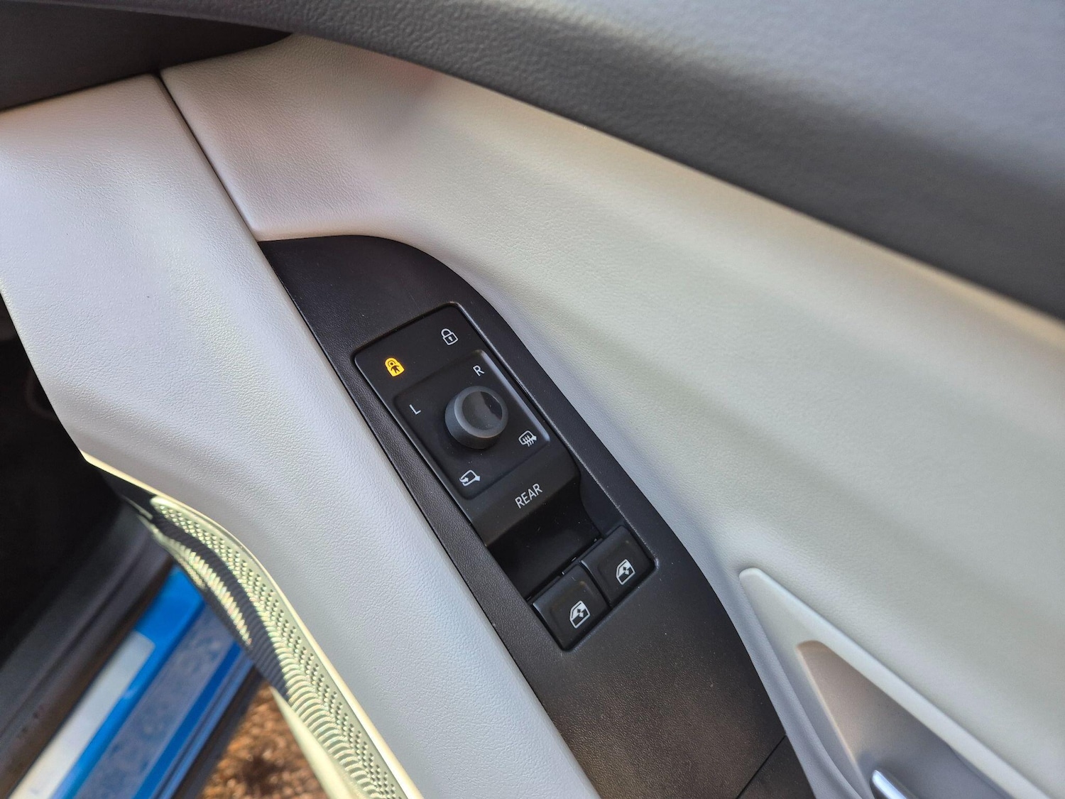 Used Ford Explorer 2025 for sale - 76666890: Photo 19