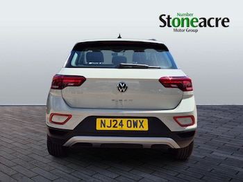 Used Volkswagen T-Roc 2024 for sale - 79106953: Photo