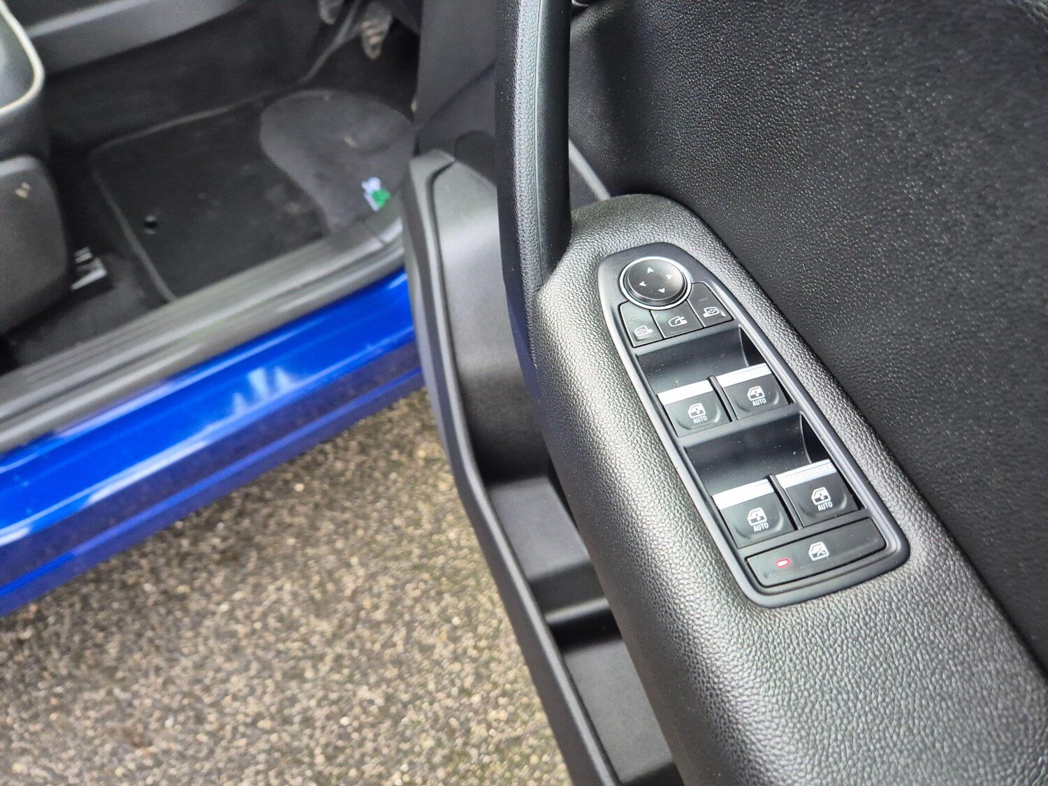 Used Renault Captur for sale - 77575375: Photo 18