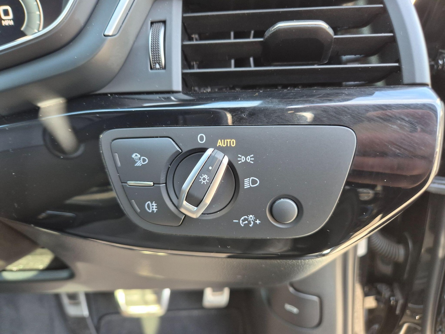 Used Audi A4 2020 for sale - 77737201: Photo 32