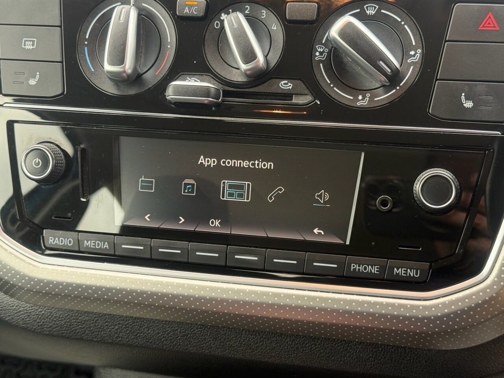 Used Volkswagen up! 2017 for sale - 76950114: Photo 28