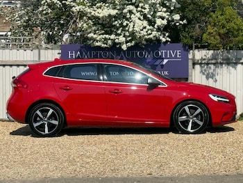 Used Volvo V40 2018 for sale - 78413704: Photo
