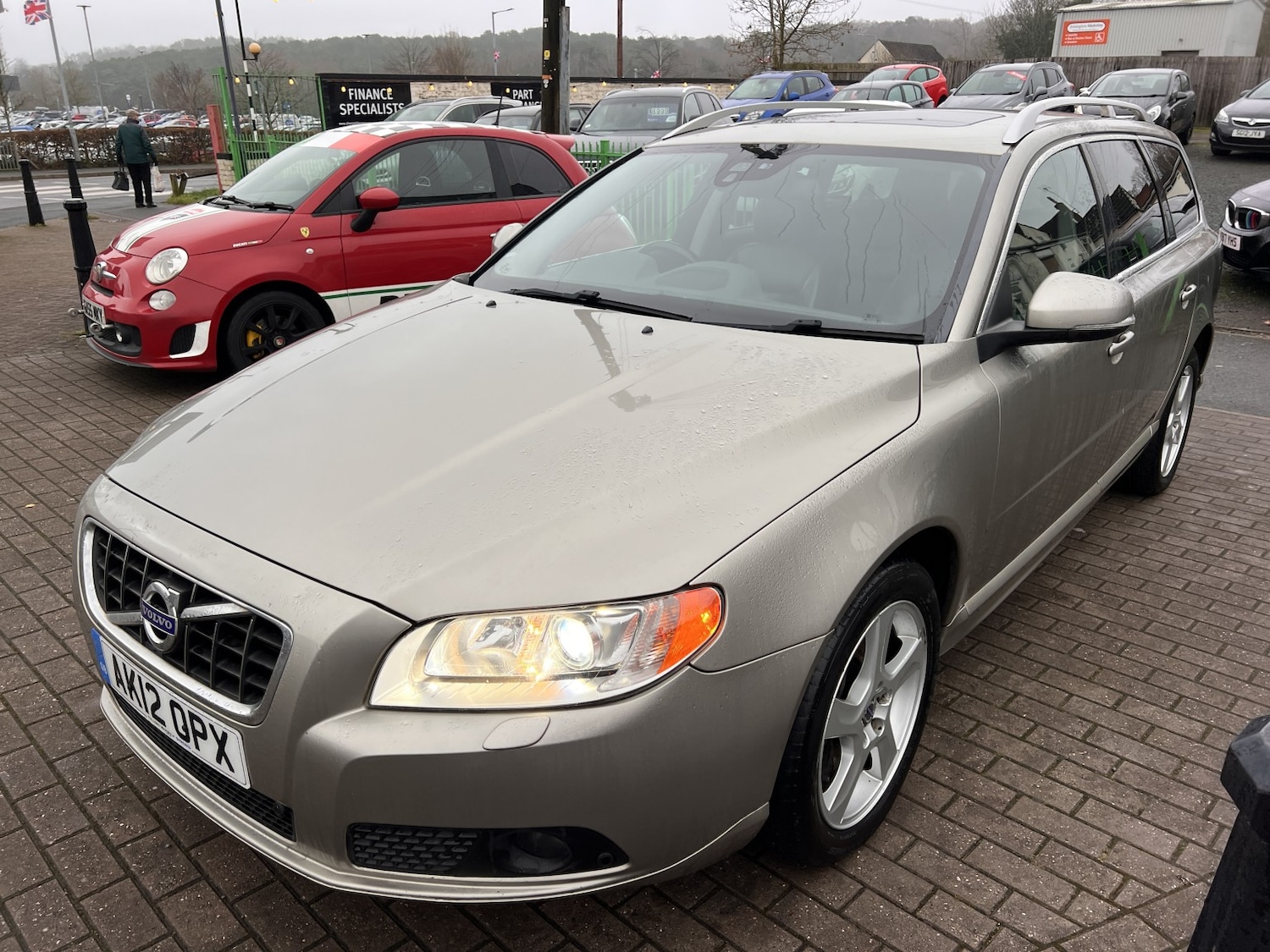 Used Volvo V70 2012 for sale - 77370707: Photo 2