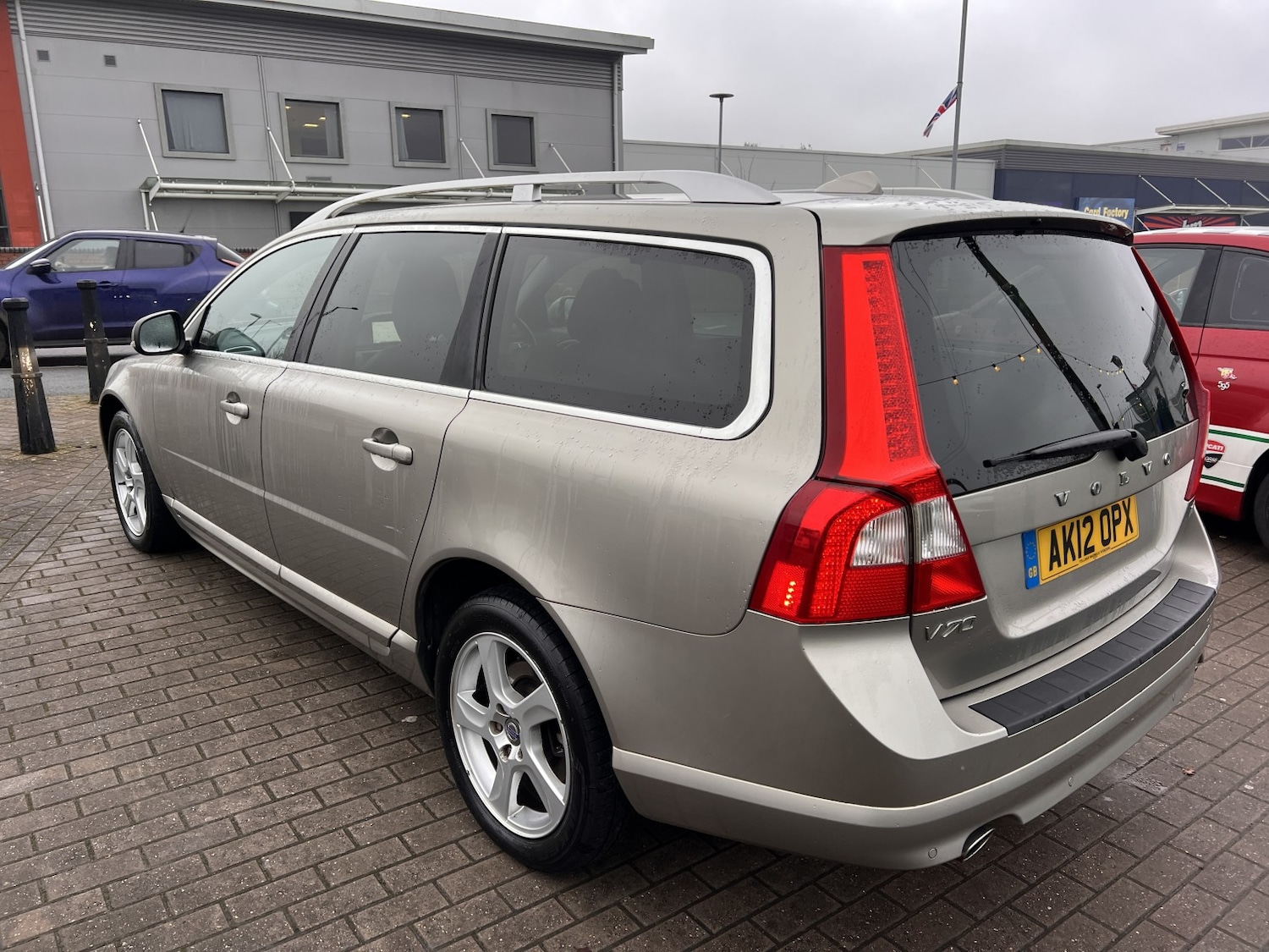 Used Volvo V70 2012 for sale - 77370707: Photo 3
