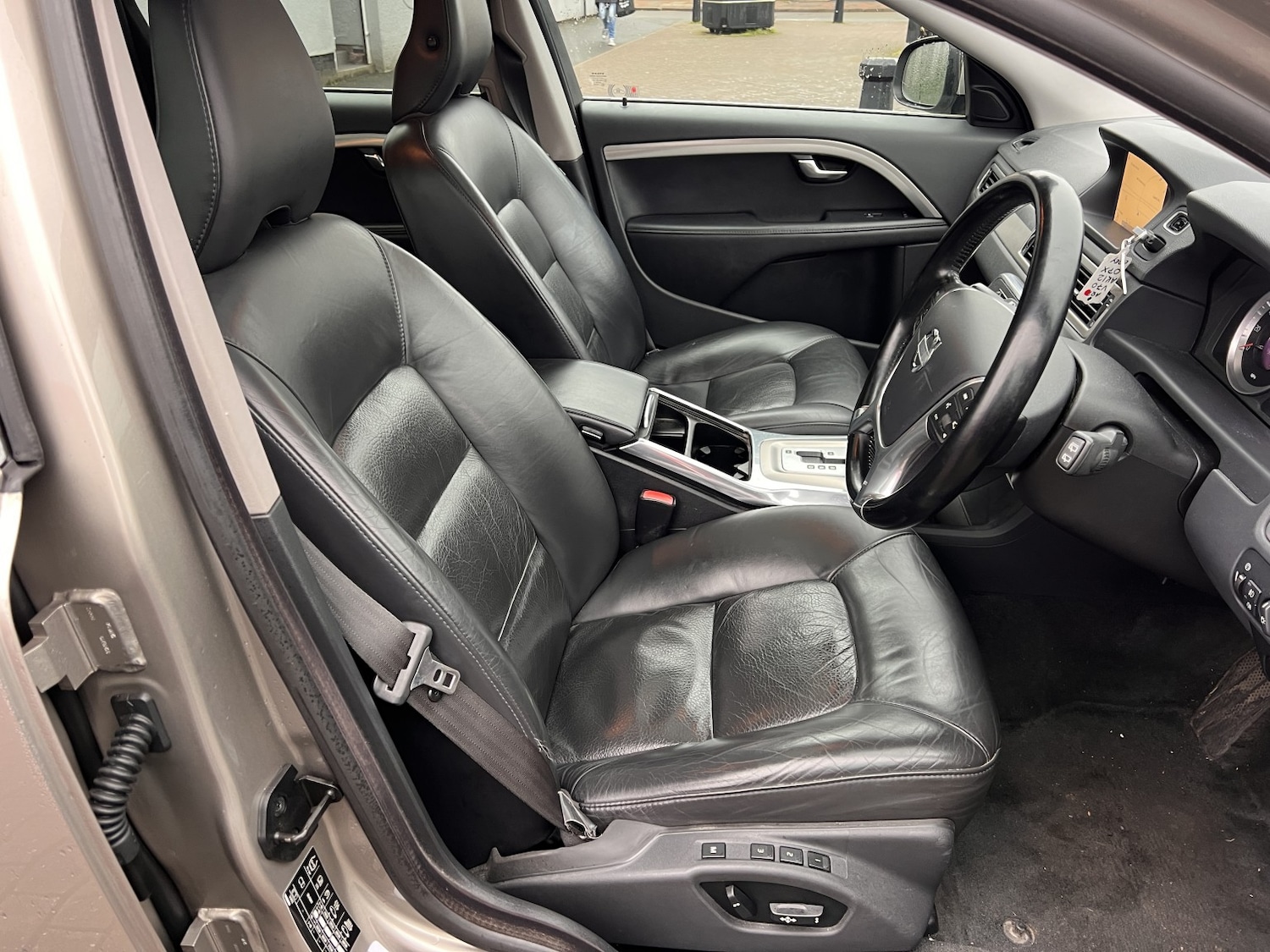 Used Volvo V70 2012 for sale - 77370707: Photo 6